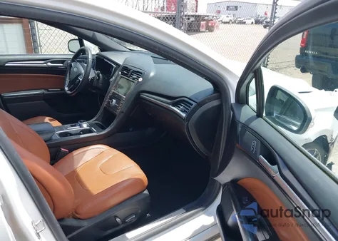 2020 Ford Fusion Titanium z USA, uszkodzony, nr VIN 3FA6P0K91LR176003